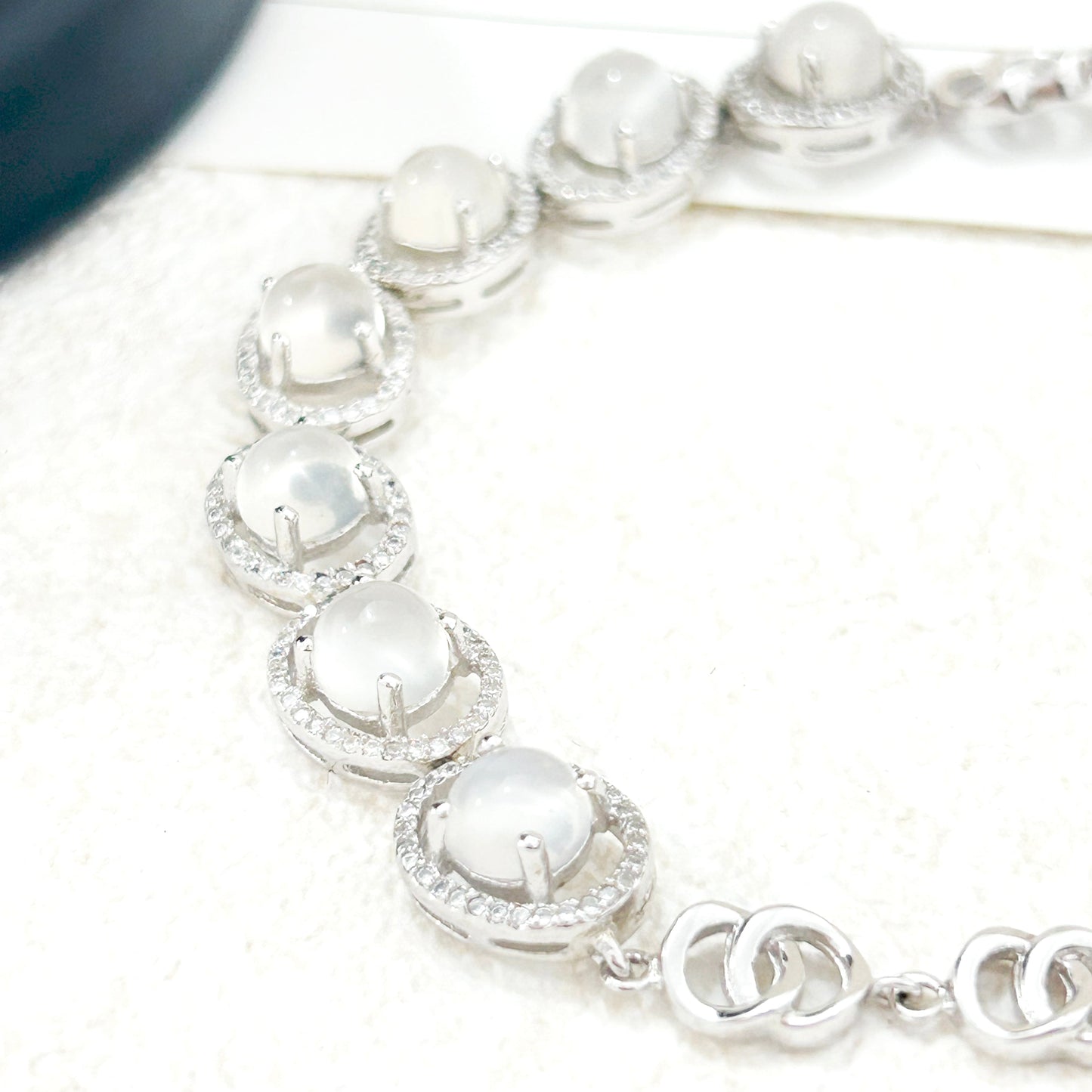 Moonlit Dusk – Moonstone Bracelet