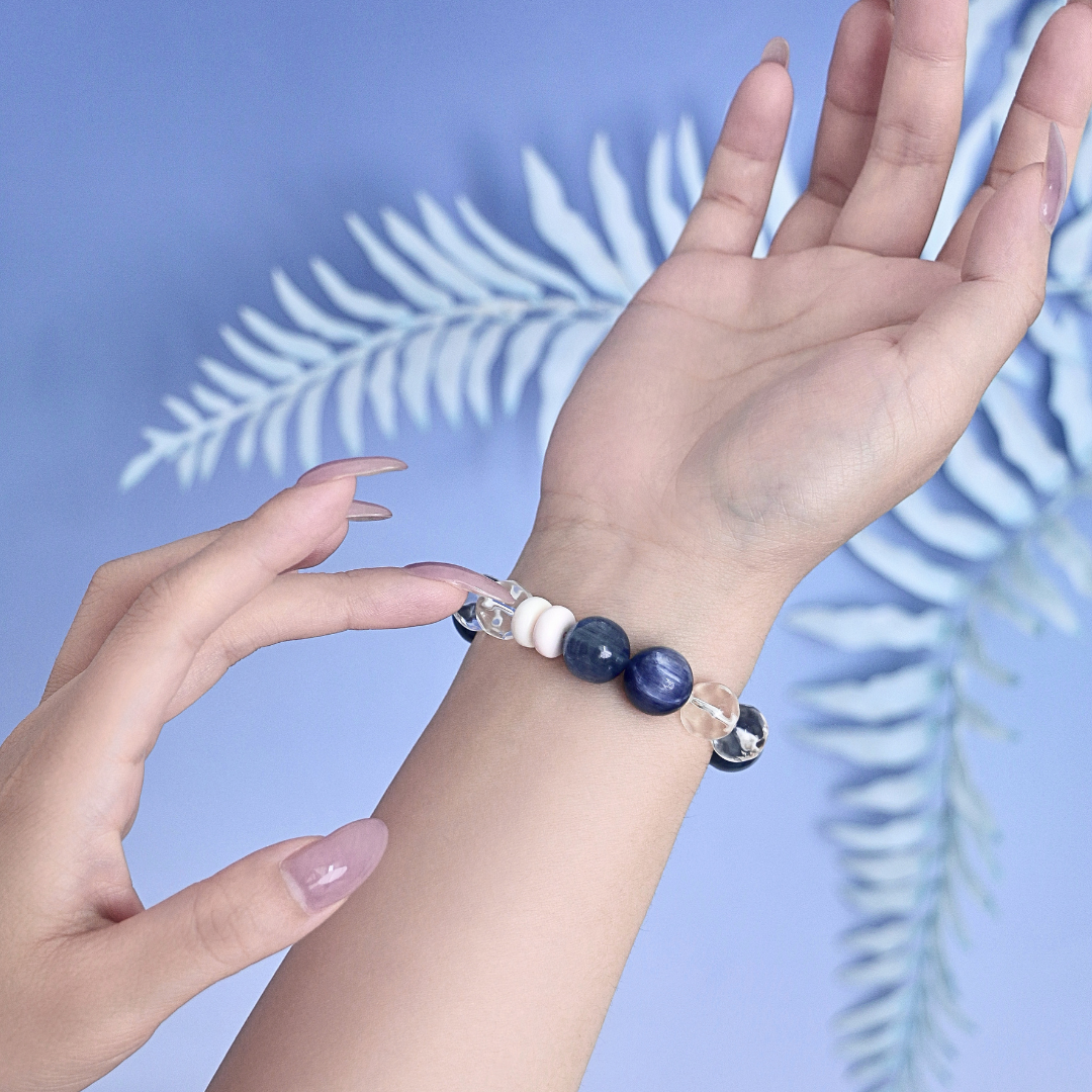 Sea Salt - Faceted Clear Quartz Beads, Kyanite & Shell Bracelet