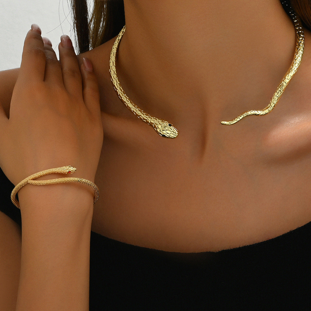 Serpent Gleam – Snake Necklace & Bracelet Set